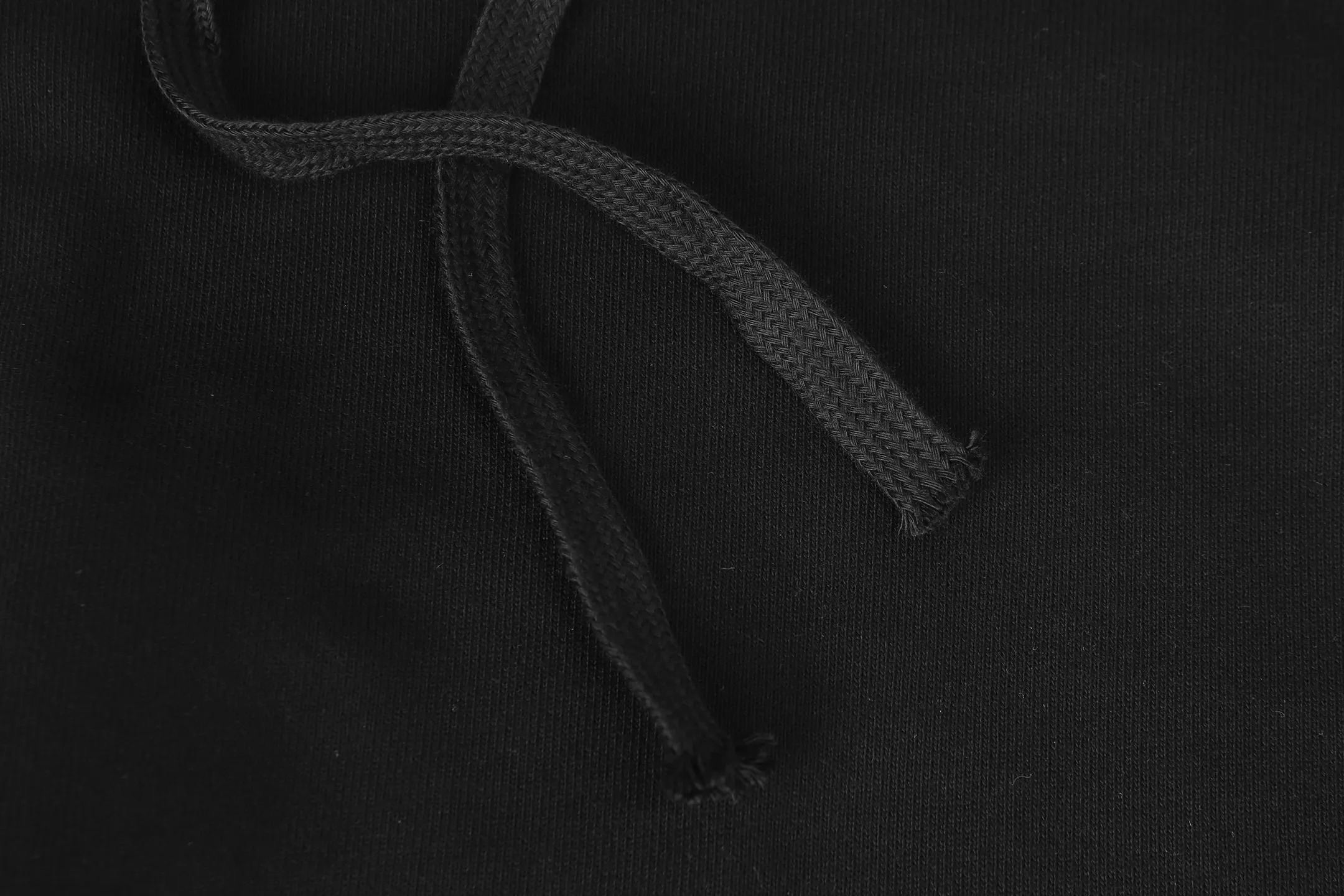 P230 #2120 cross-border model, please do not place an order if you are pursuing quality - Chrome Hearts/Chrome Hearts basic horseshoe Sanskrit printed hooded sweatshirt - High weight, high density and high quality, soft, delicate and skin-friendly wool, soft and silky to the touch, excellent warmth and skin-friendly properties - Customized weaving and dyeing, no color difference, no matter the fabric or workmanship details, beat the ordinary version on the market - Hardware zipper accessories are all customized, full of details -Colour: black White -Size: S M L XL